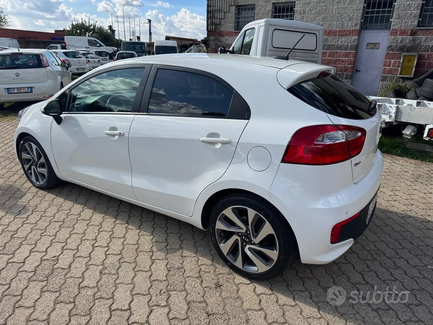 Kia Rio 2015 photo 3