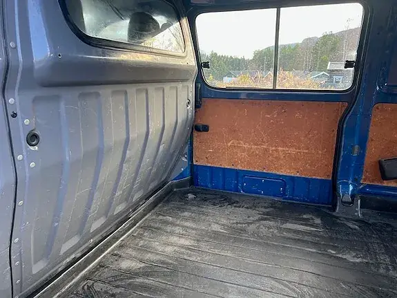 Toyota Hiace 2002 photo 4