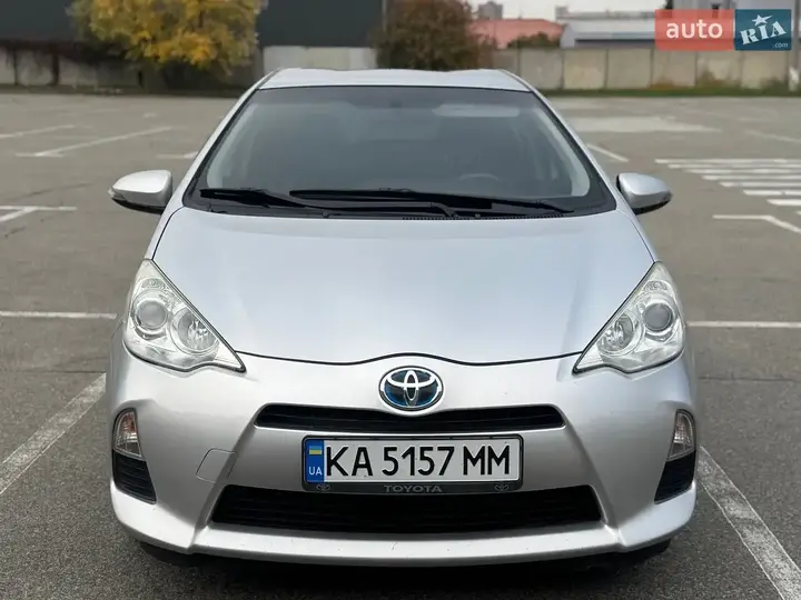 Toyota Aqua 2014 photo 2