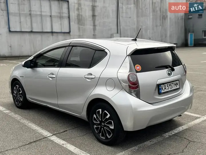 Toyota Aqua 2014 photo 4