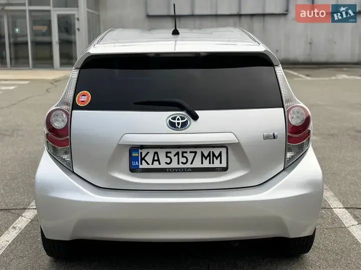 Toyota Aqua 2014 photo 5