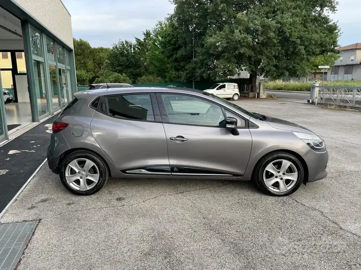 Renault Clio 2014 photo 4