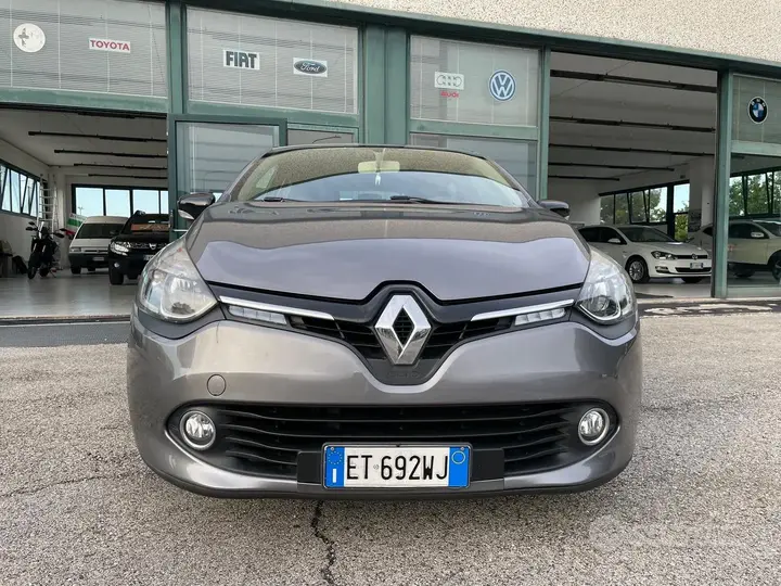 Renault Clio 2014 photo 2