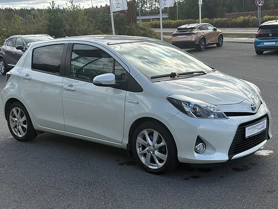 Toyota Yaris 2014 photo 4