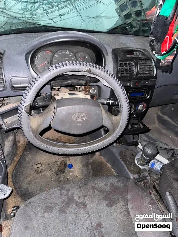 Hyundai Verna 2002 photo 2