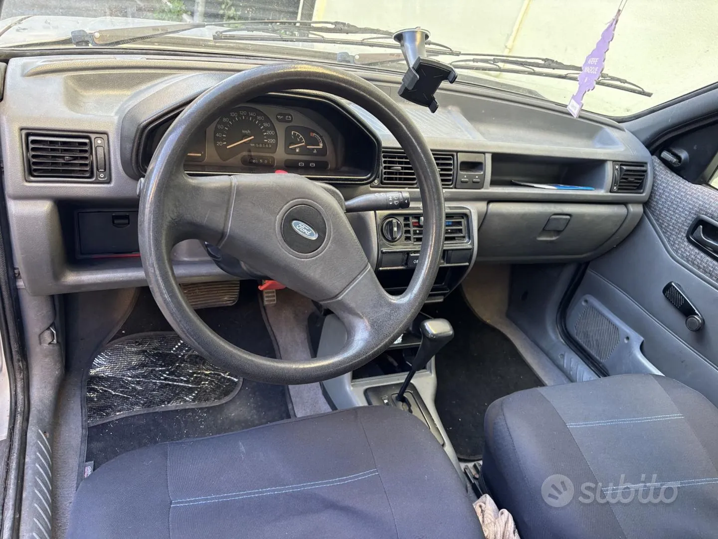 Ford Fiesta 1990 photo 4