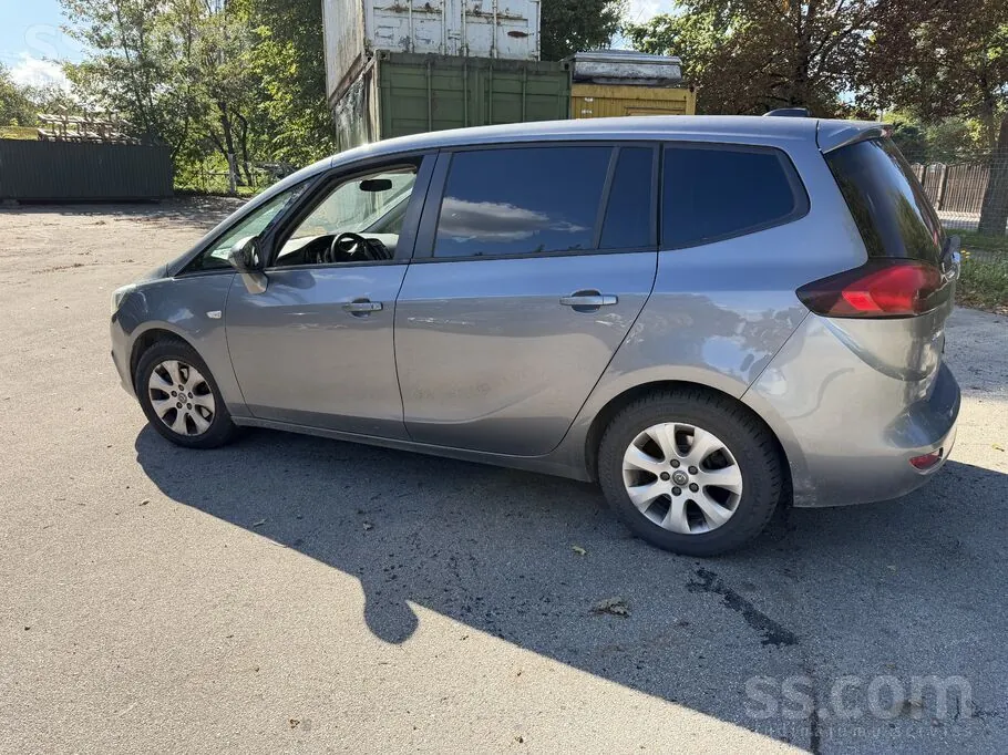 Opel Zafira 2017 photo 2