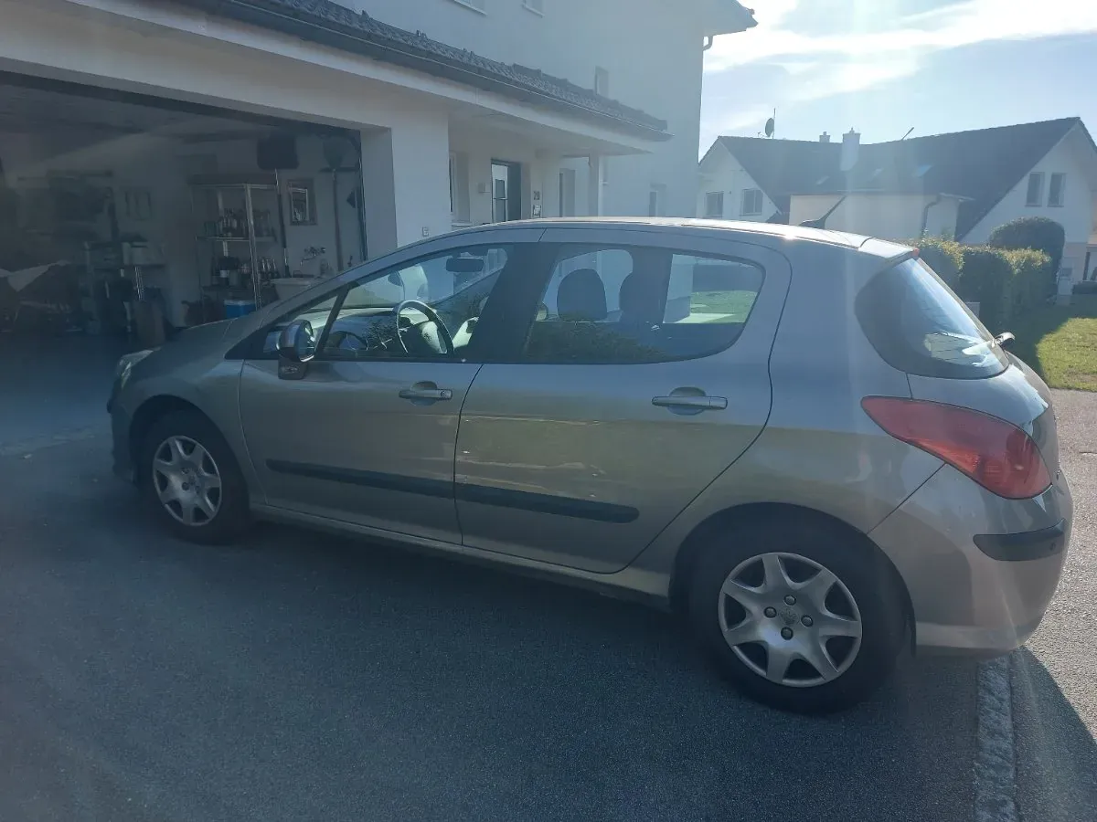 Peugeot 308 2009 photo 2