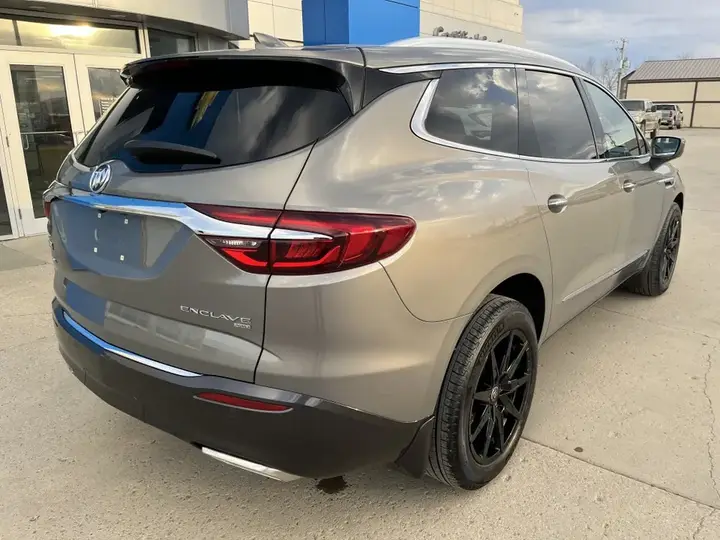 Buick Enclave 2018 photo 2