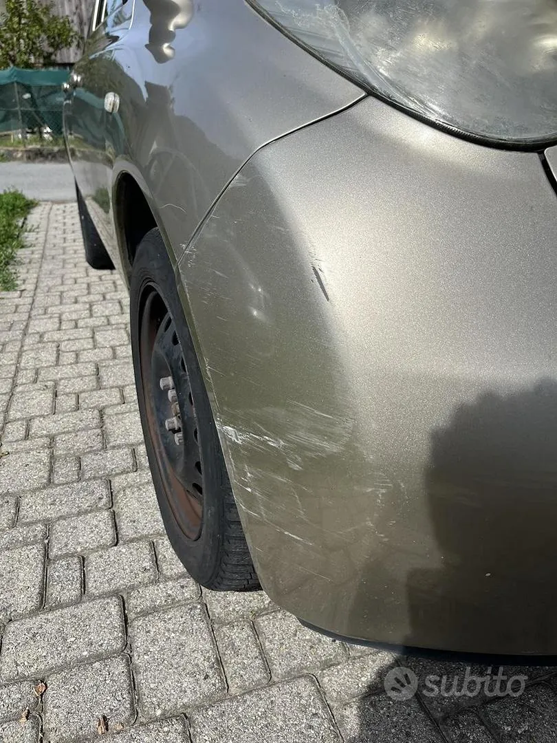 Nissan Micra 2004 photo 5