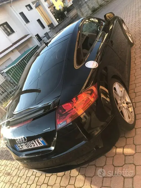 Audi Tt 2011 photo 2