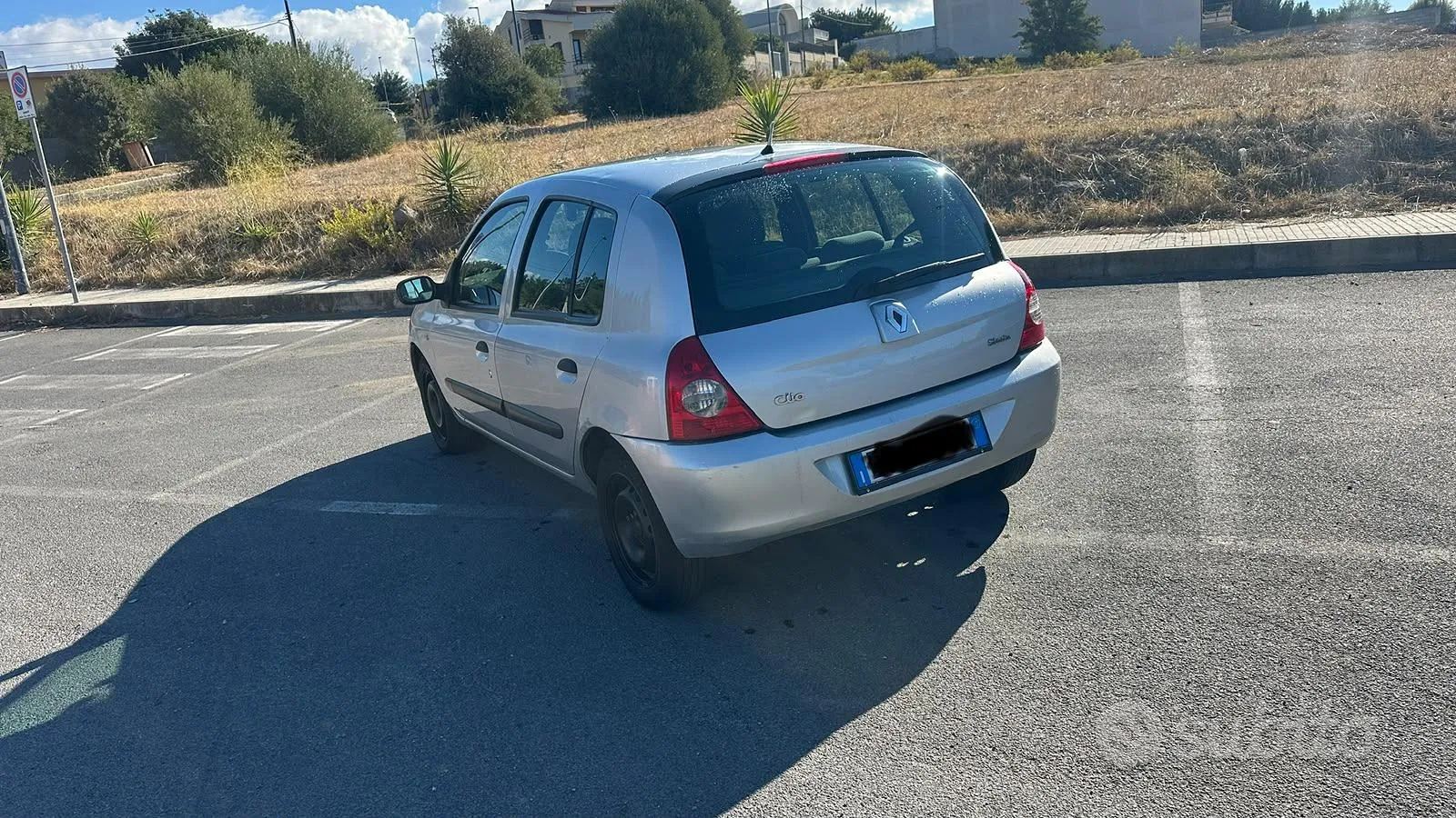 Renault Clio 2010 photo 3