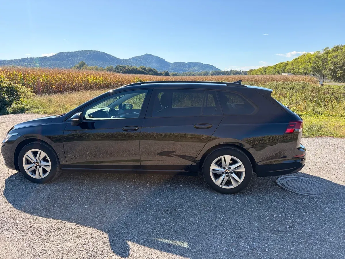 Volkswagen Golf 2022 photo 2