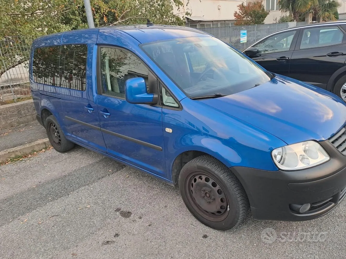 Volkswagen Caddy Maxi 2009 photo 2