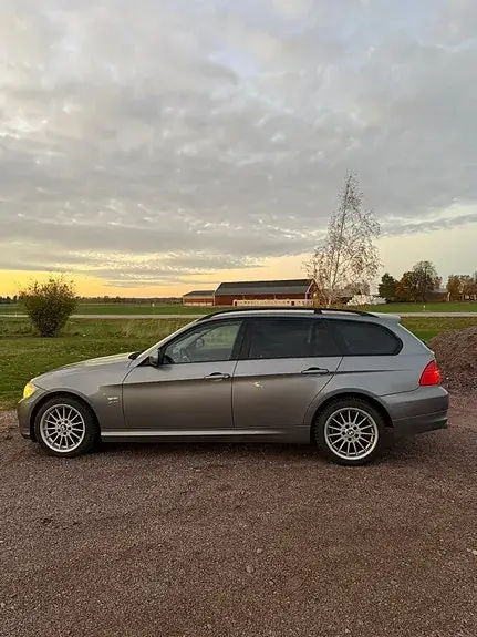 BMW 320D 2009 photo 5
