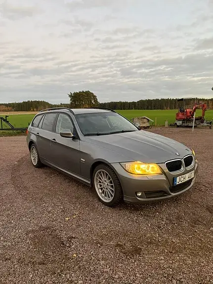 BMW 320D 2009 photo 2