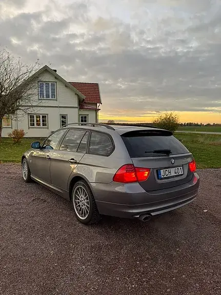 BMW 320D 2009 photo 4