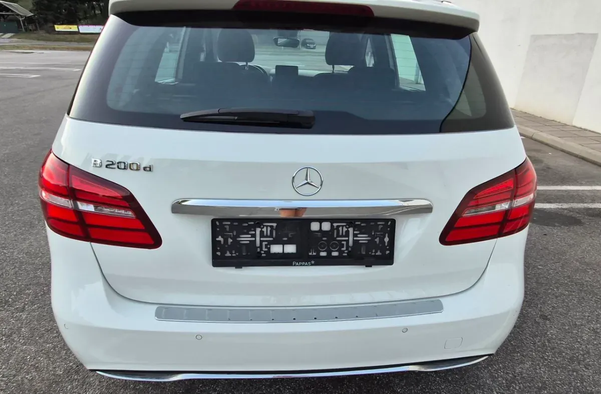 Mercedes-Benz B-Class 2018 photo 3