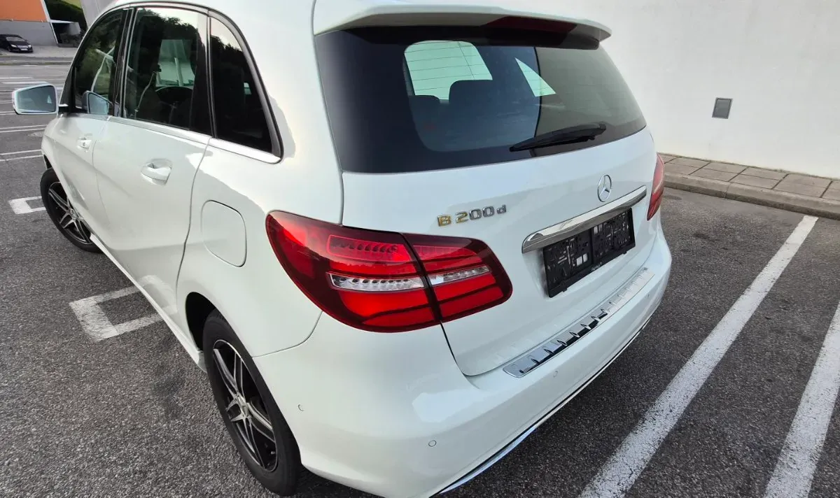 Mercedes-Benz B-Class 2018 photo 2
