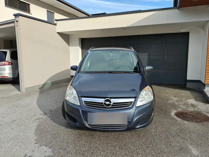 Opel Zafira 2009 photo 2