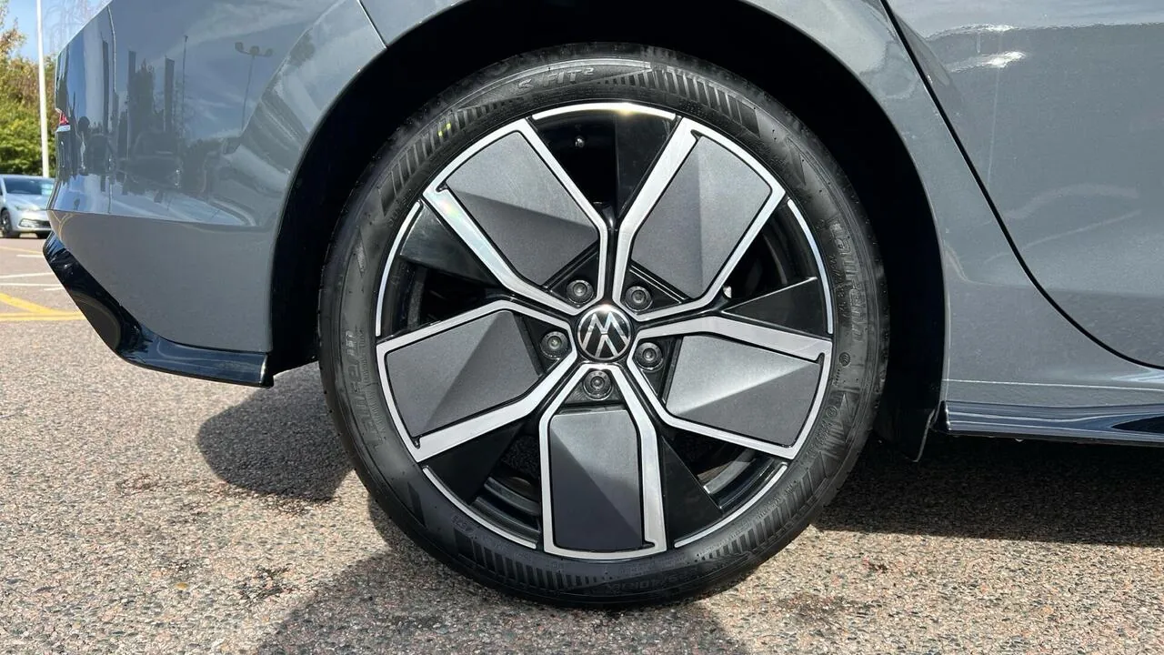 Volkswagen Golf 2026 photo 5