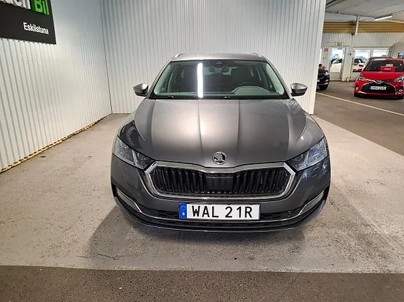 Skoda Octavia 2023 photo 2