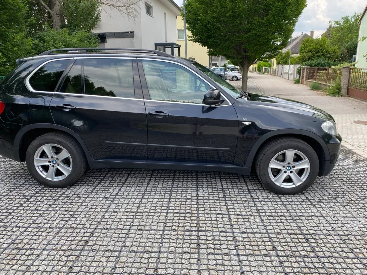 BMW X5 2008 photo 2