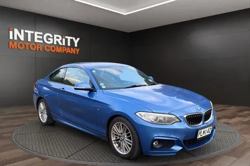 BMW 220I
