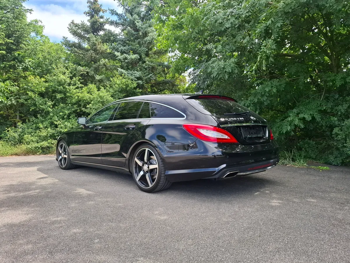 Mercedes-Benz Cls-Class 2012 photo 2