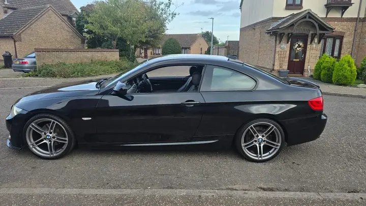 BMW 3 Series 2012 photo 4