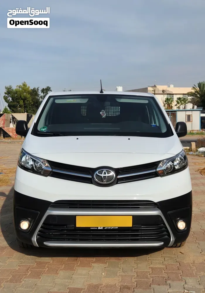 Toyota Proace 2023 photo 2