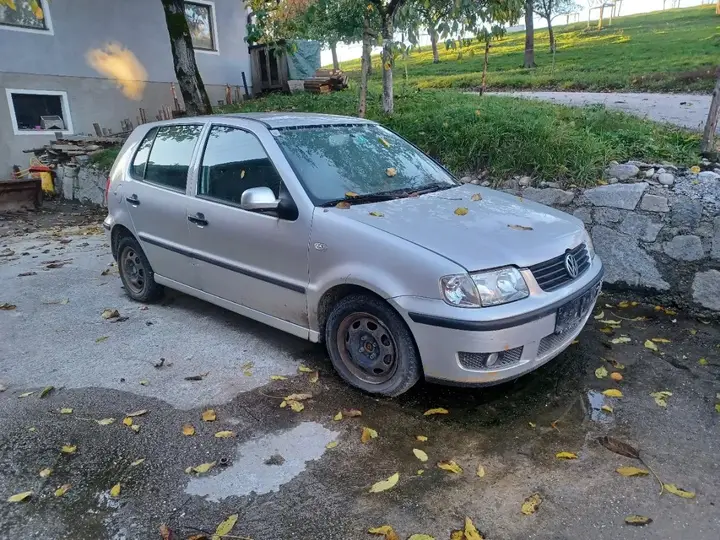 Volkswagen Polo 1999 photo 2