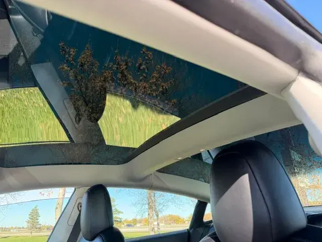 Tesla Model 3 2022 photo 3