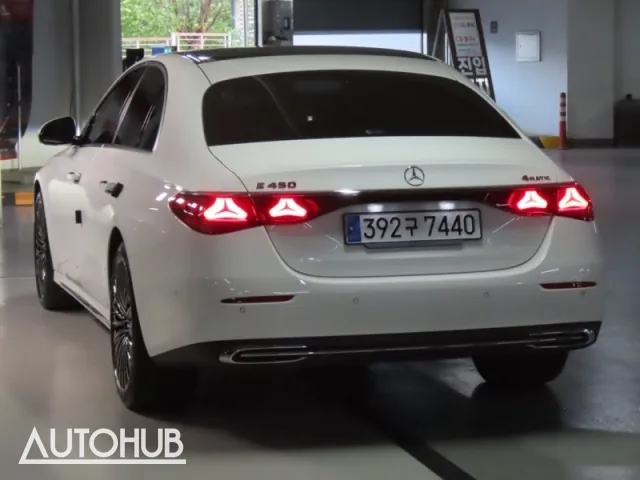 Mercedes-Benz E-Class 2024 photo 4