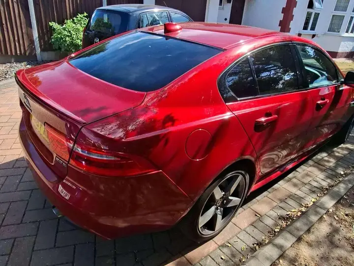 Jaguar Xe 2018 photo 3