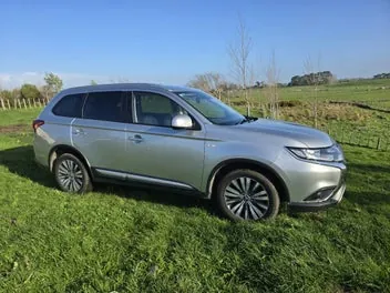 Mitsubishi Outlander 2020 photo 2