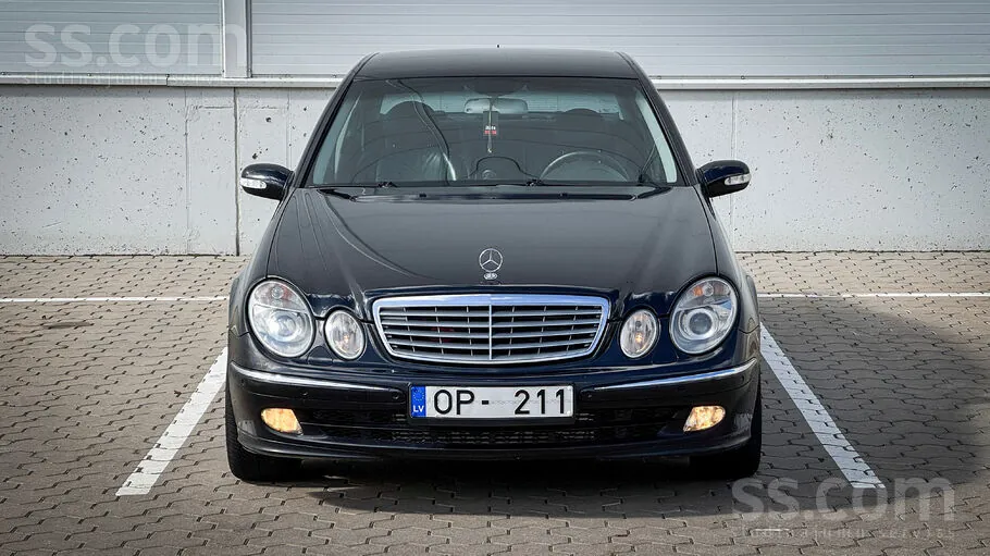 Mercedes-Benz E270 2003 photo 2