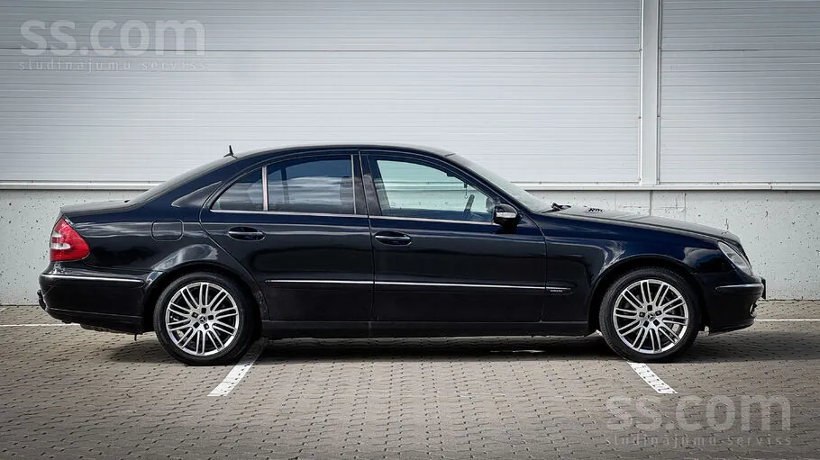 Mercedes-Benz E270 2003 photo 4