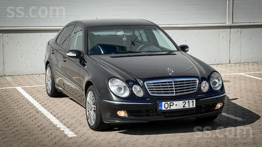 Mercedes-Benz E270 2003 photo 3