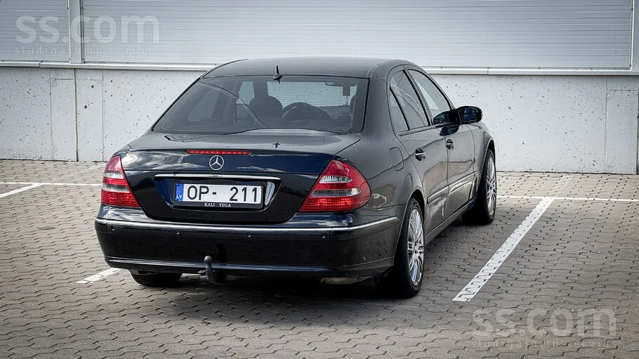 Mercedes-Benz E270 2003 photo 5