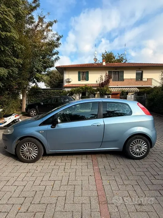 Fiat Grande Punto 2008 photo 3