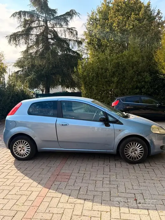 Fiat Grande Punto 2008 photo 4