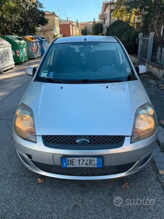 Ford Fiesta 2007 photo 2