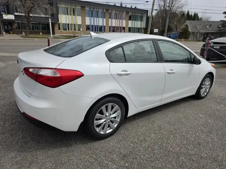 Kia Forte 2015 photo 4