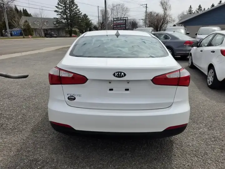 Kia Forte 2015 photo 5