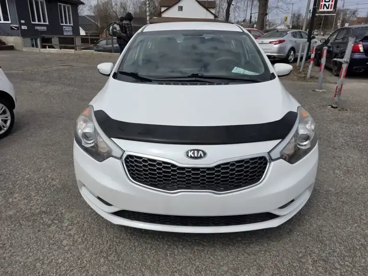 Kia Forte 2015 photo 2