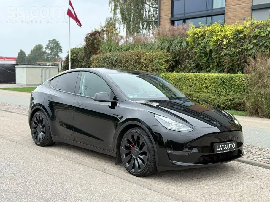 Tesla Model Y 2023 photo 4