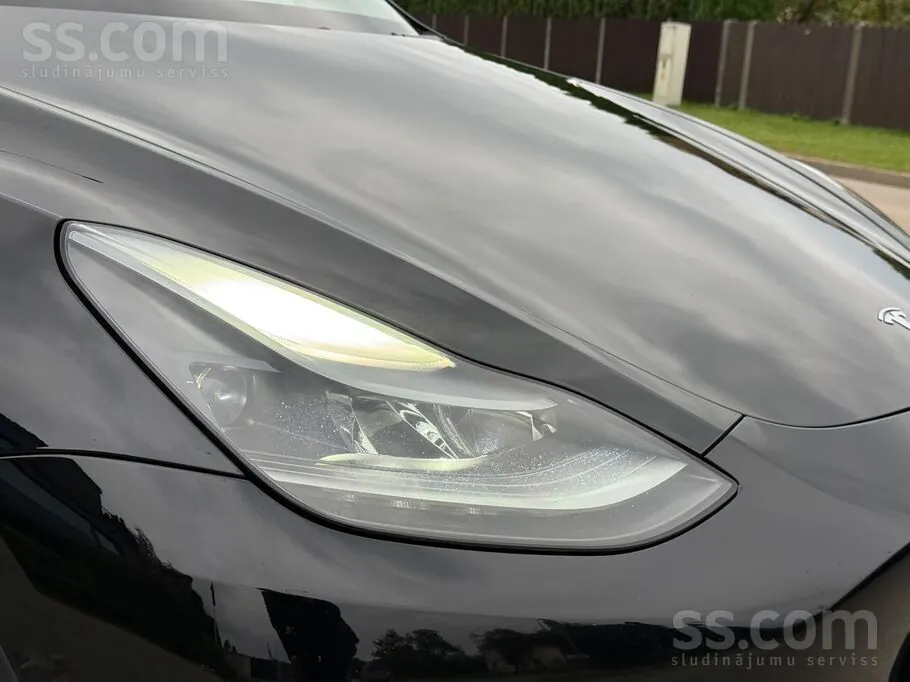 Tesla Model Y 2023 photo 3