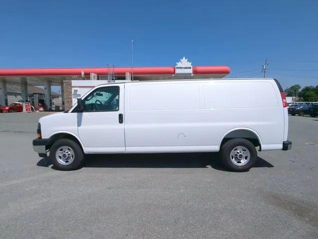 GMC Savana 2026 photo 5