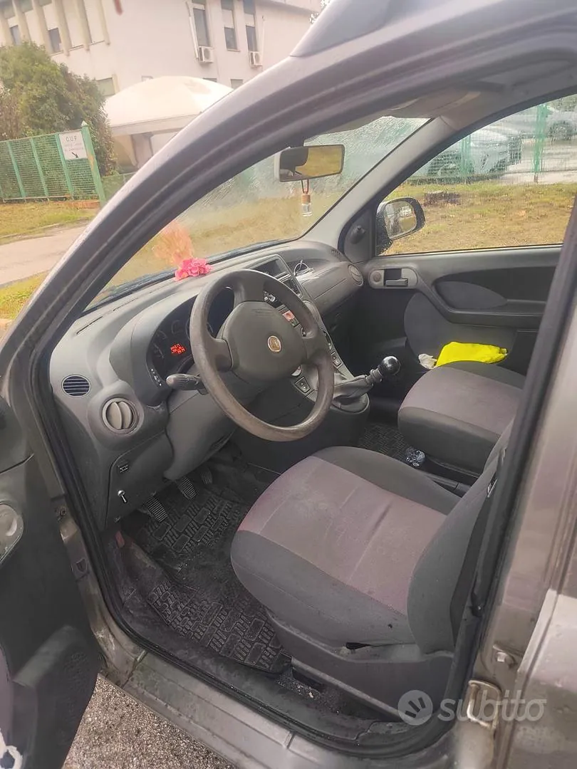 Fiat Panda 2010 photo 4